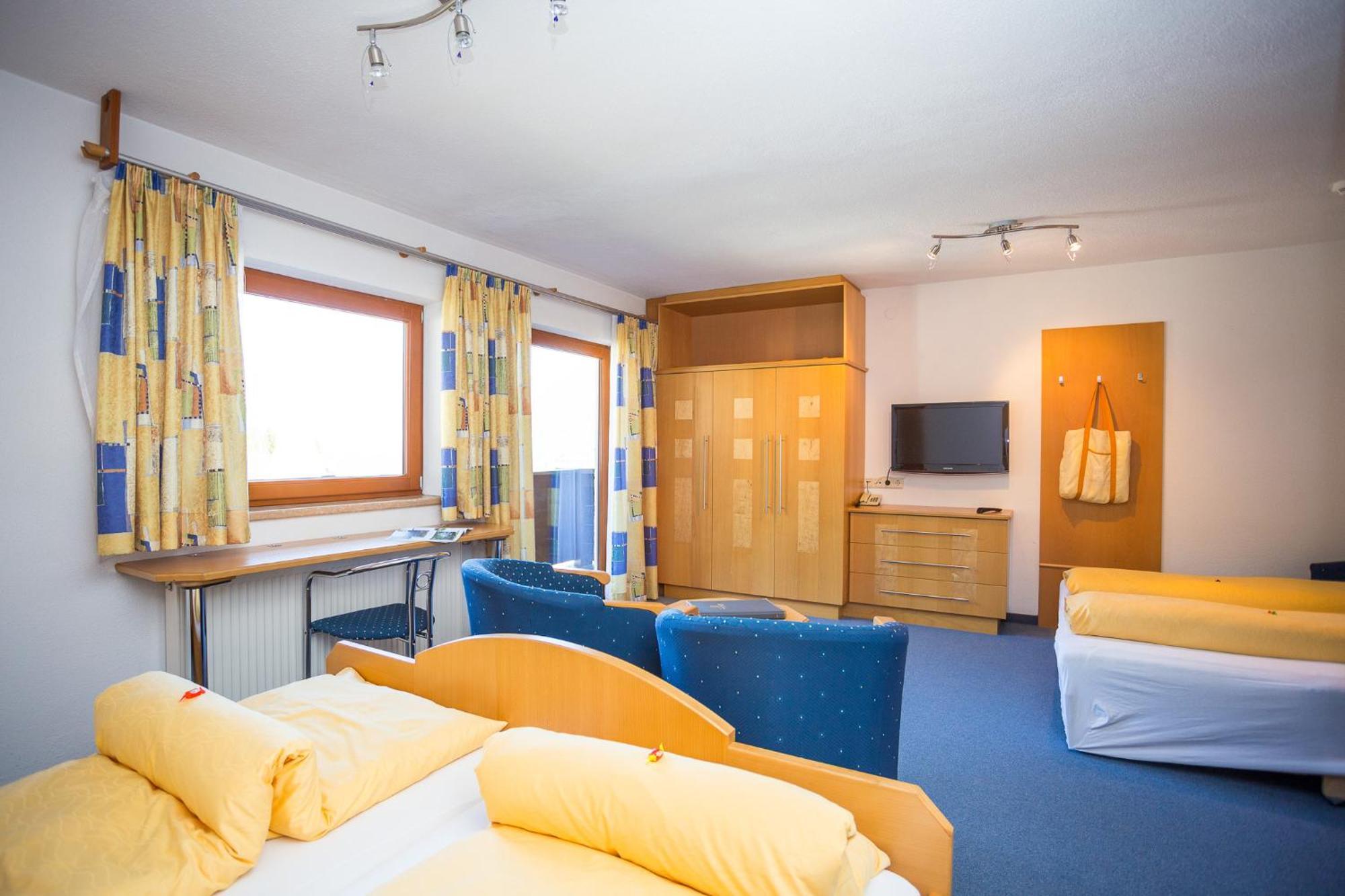 Seehueter'S Hotel Seerose Oetz Room photo