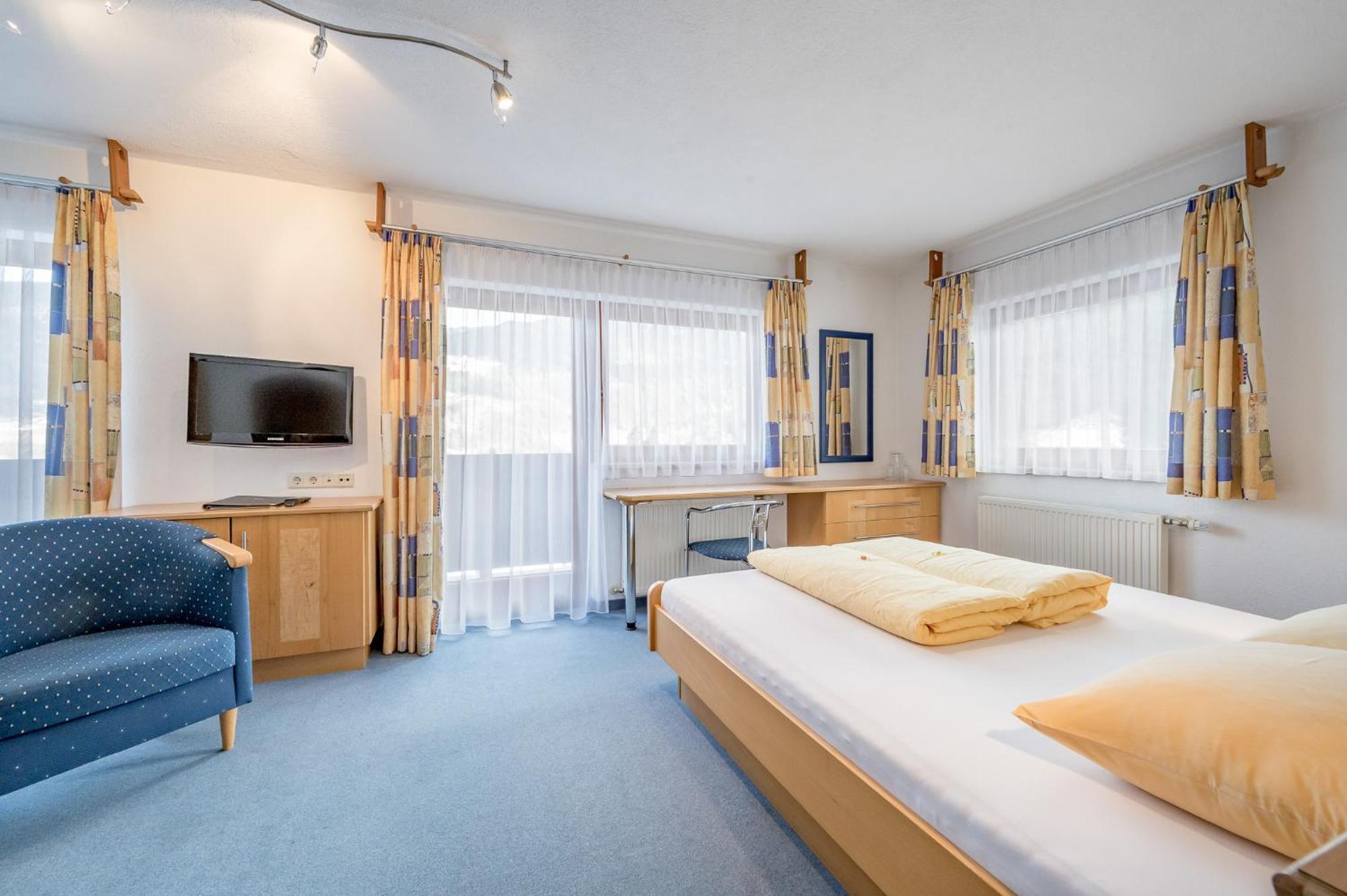 Seehueter'S Hotel Seerose Oetz Room photo