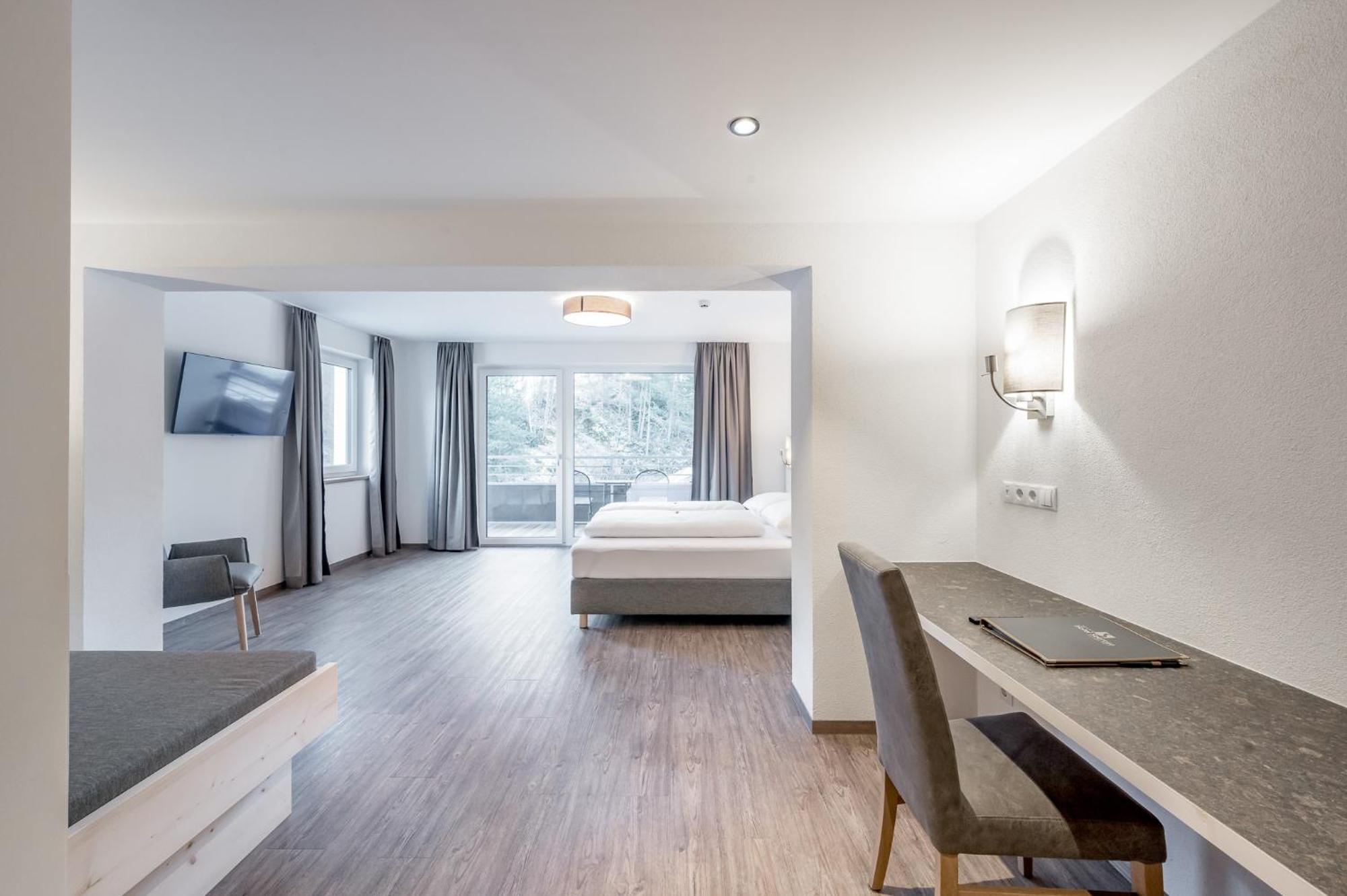 Seehueter'S Hotel Seerose Oetz Room photo