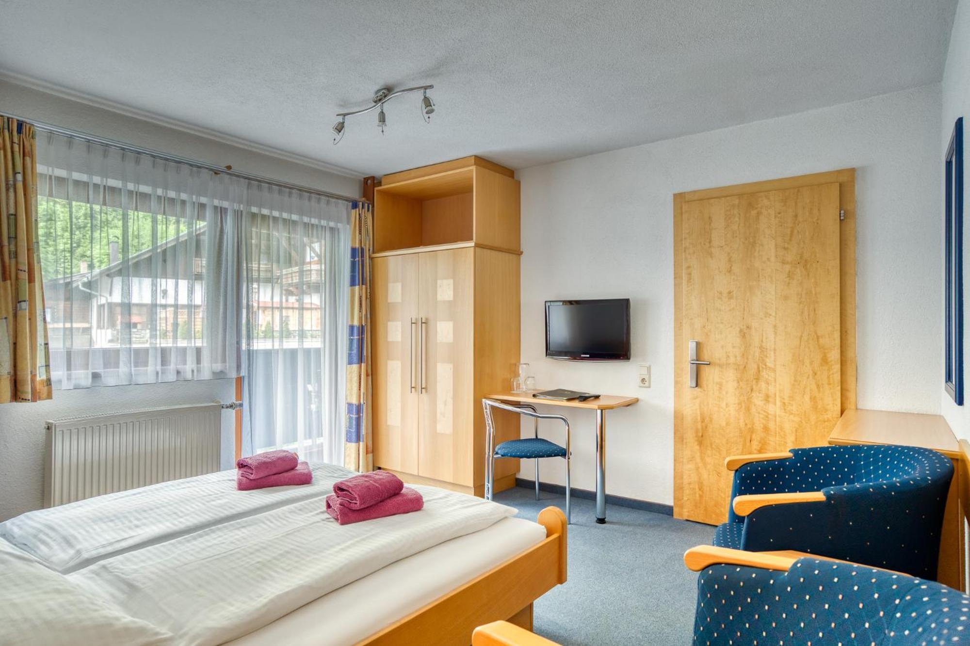 Seehueter'S Hotel Seerose Oetz Room photo